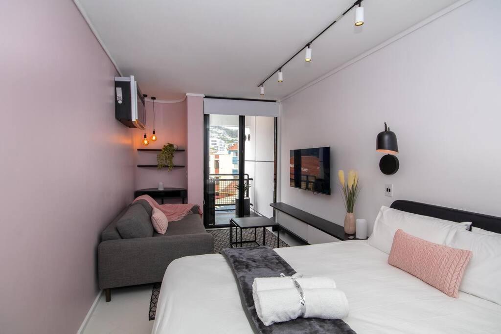 305 The Flamingo Sea Point Apartment