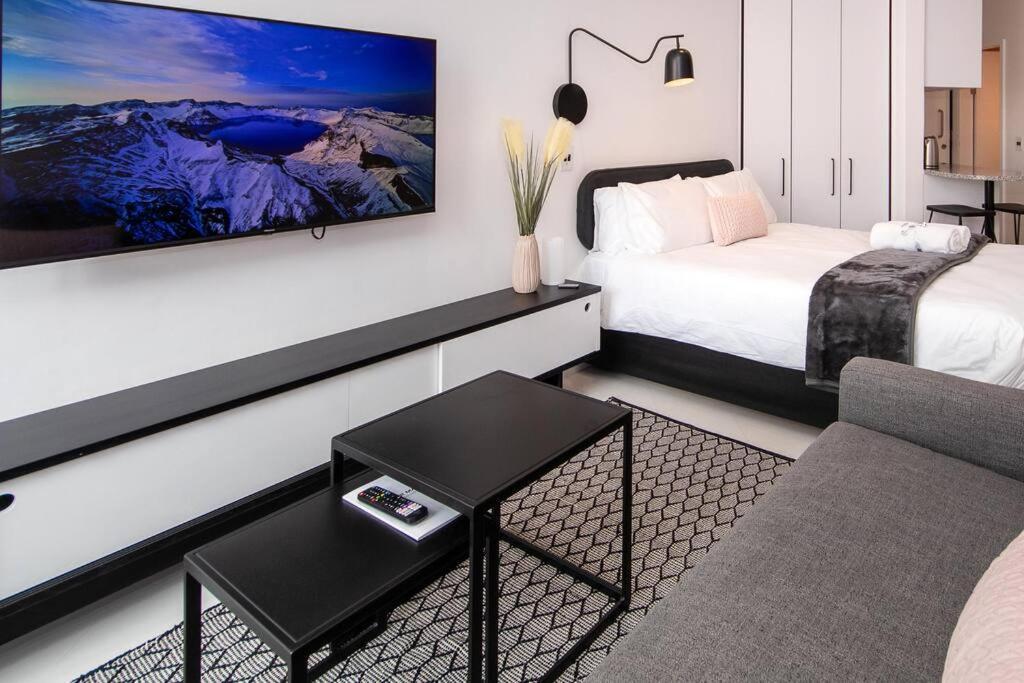 305 The Flamingo Sea Point Apartment